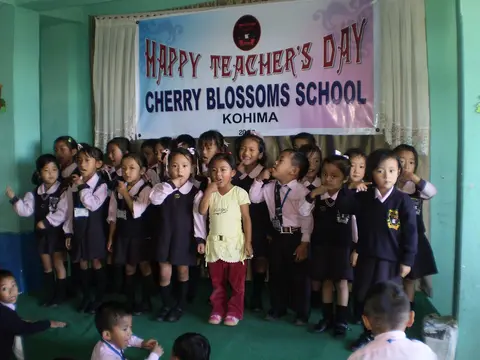 TODDLERS PRESENTING A GROUP SONG 