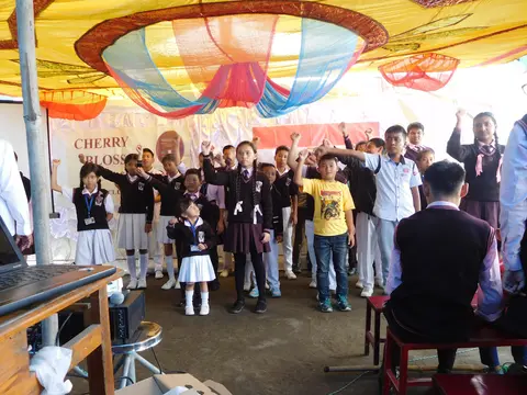 CHILDREN PERFORMING NATIONAL ANTHEM IN SIGN LANGUAGE